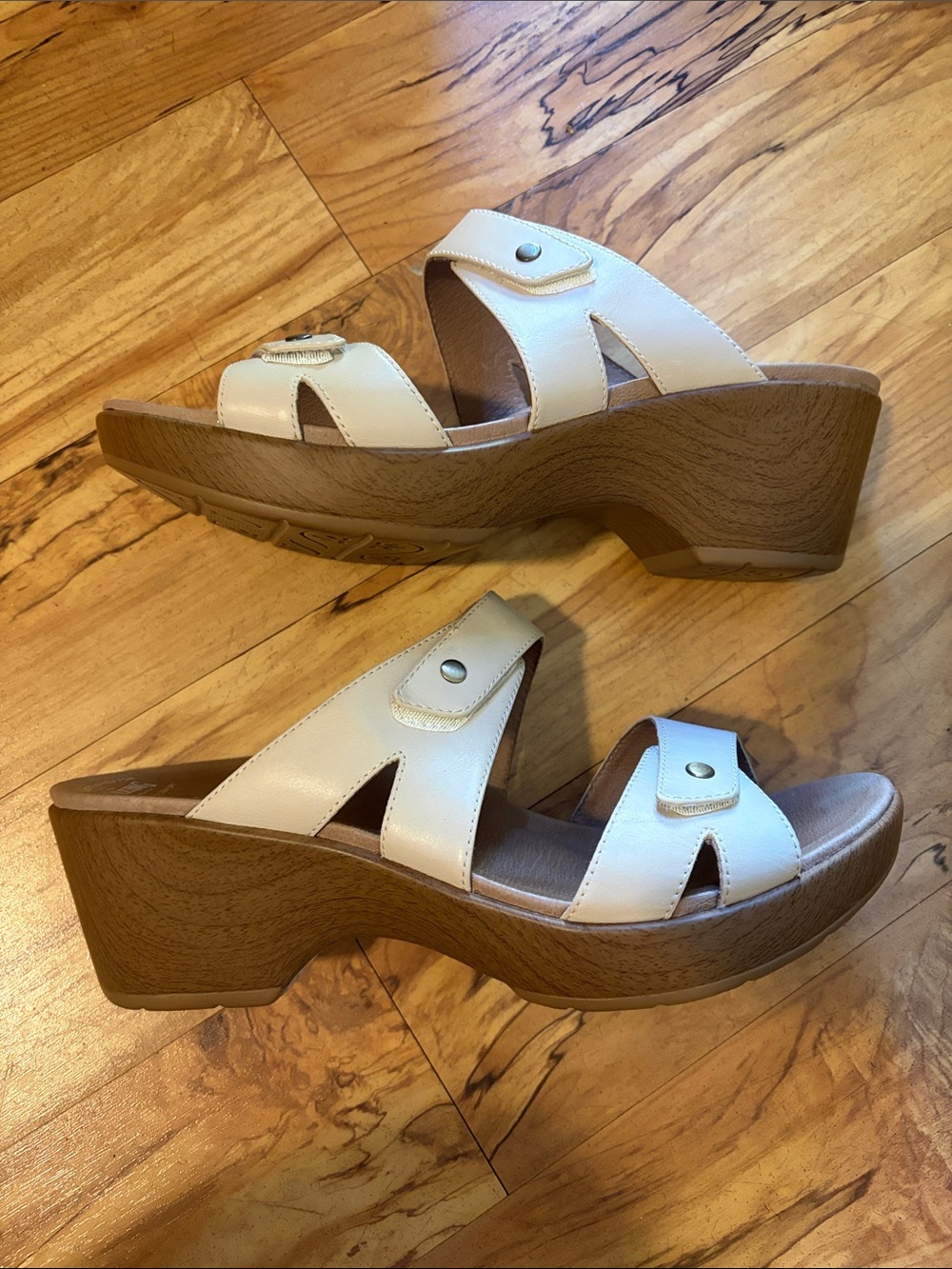 Dansko Jodi Strappy Wedge Sandals EU 40 US 9.5-10 beige leather The Walking Co.